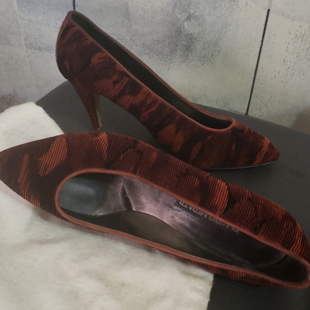 1980s Claudio Merazzi silk & snakeskin pumps. 8